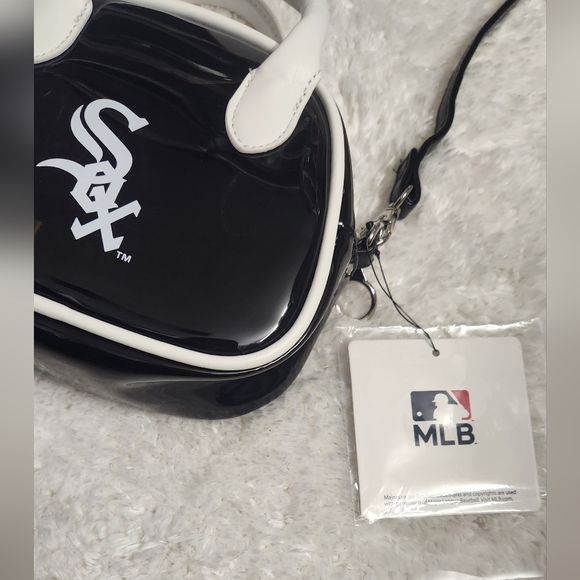 Brand New MLB SOX Two Way Mini Bag - Picture 8 of 12